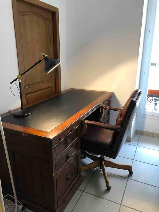 Lovely Large Familial In Nice, Minutes Walk To The Beach! Appartement *